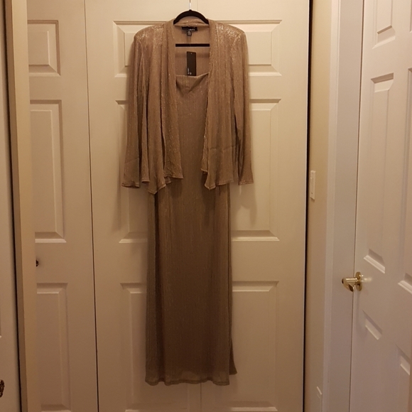 Dress - Picture 3 of 7